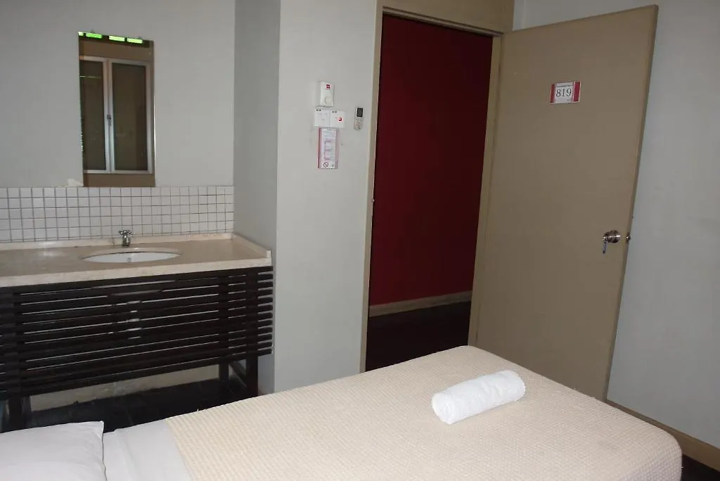 Number Eight Guesthouse 쿠알라룸푸르